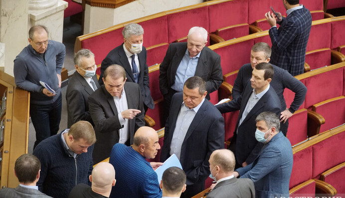 Разброд и шатание: Что будет с ОПЗЖ после удара Зеленского