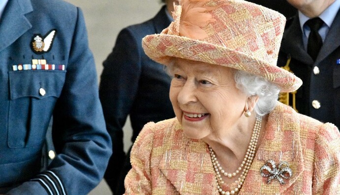 Королеву Єлизавету звинуватили у приховуванні багатства - що відповіли в палаці