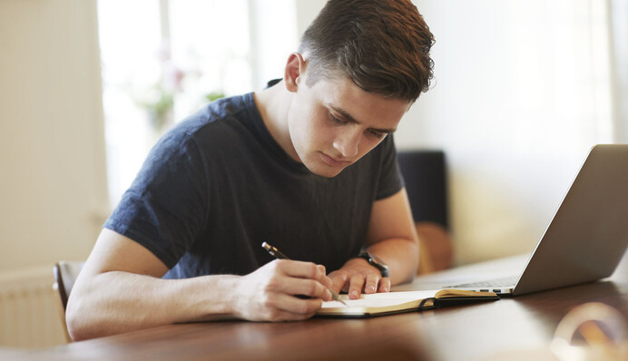 Украинский институт будущего назначит стипендию им. Сергея Нижнего