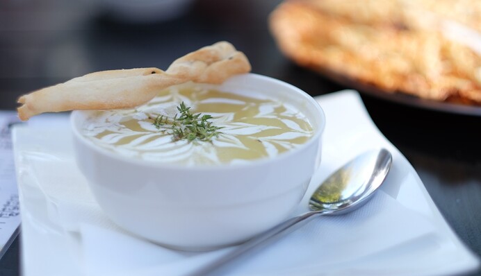 Готовим нежный крем-суп с сыром и грибами: простой рецепт и советы