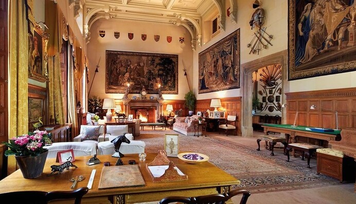 Во дворце показали, как выглядит зимняя резиденция королевы Елизаветы II: фото