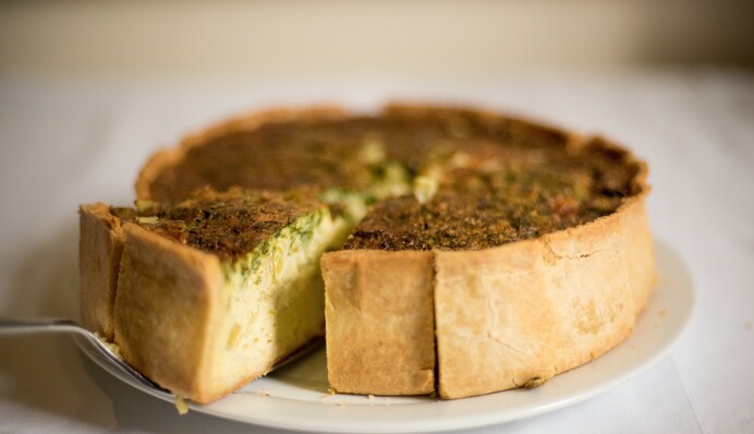 Готуємо вдома ароматний цибулевий пиріг: детальний рецепт і поради