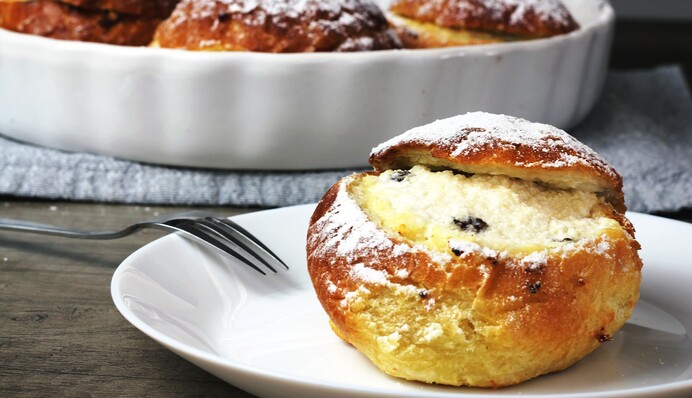 Чем заменить сырники: 3 рецепта с творогом для вкусного завтрака