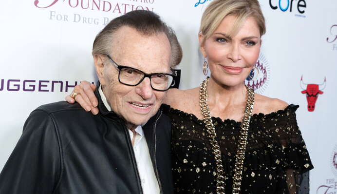 Вдову Ларрі Кінга шокував таємний заповіт телеведучого - вона оскаржить його в суді