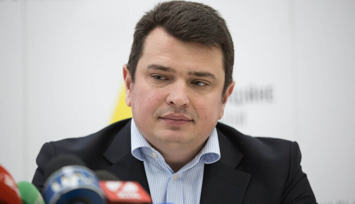 Последняя капля: чем Сытник достал Зеленского