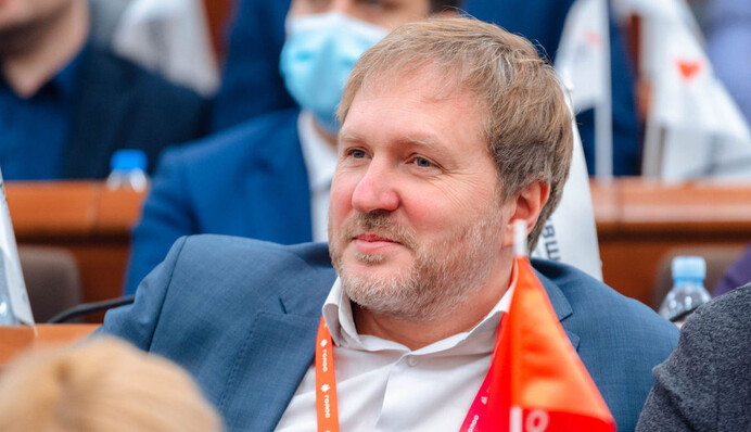 Український депутат прийшов на стендап-шоу, як раптом там почали матюкатися - прихильник моралі влаштував бійку в залі