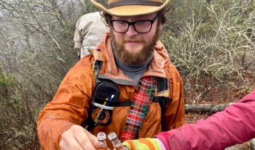 Де четверта рука? Нова оптична ілюзія зводить з глузду Reddit та Twitter