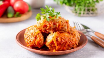 Як приготувати вдома смачні ліниві голубці: рецепт, який заощадить ваш час