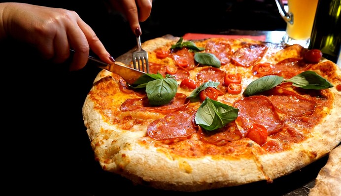 Готуємо вдома швидку піцу: рецепт і варіанти начинки