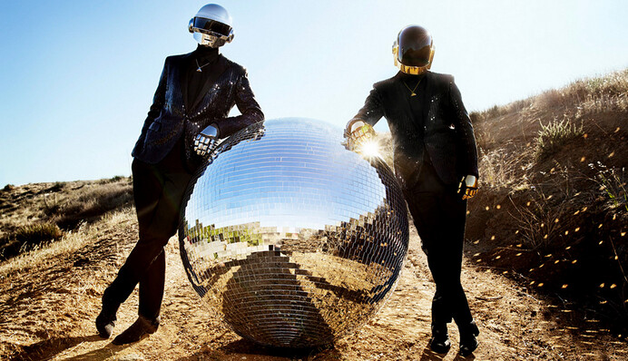 Гурт Daft Punk йде зі сцени після 28 років кар'єри