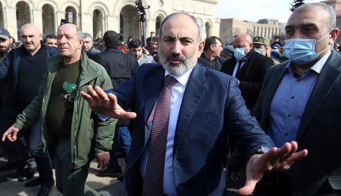 Войско взбунтовалось: говорят, Пашинян ненастоящий