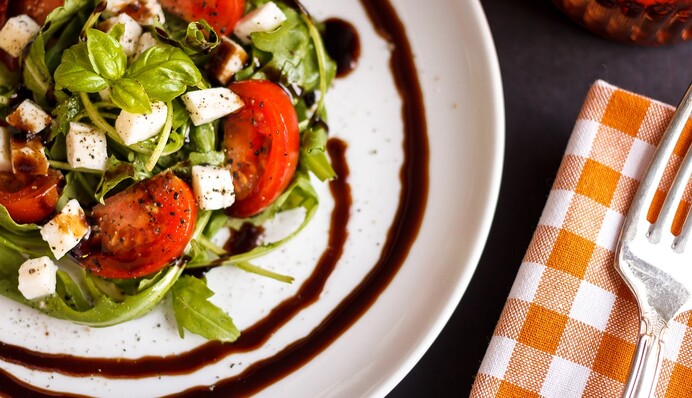 Три легкі салати до Масляної: що приготувати вдома крім млинців