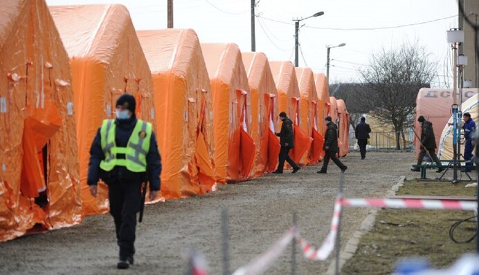 Нам критически не хватает медицинских работников, а поступают десятки пациентов - мэр Ивано-Франковска