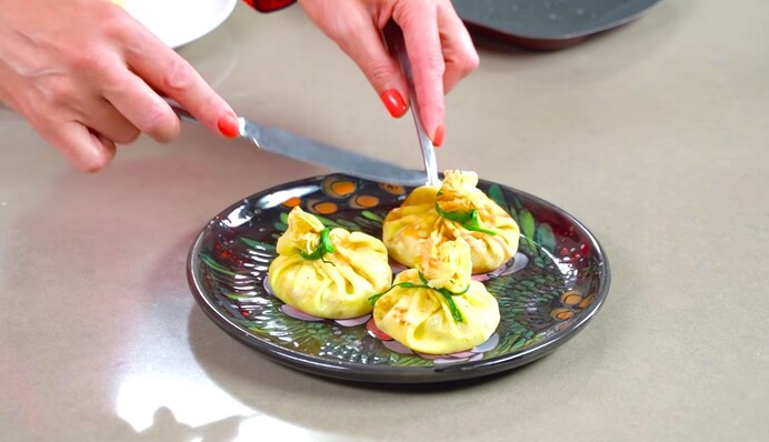 Готовим дома блинные мешочки с грибами: рецепт к Масленице от Татьяны Литвиновой