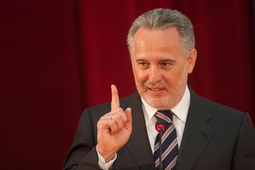 Роздягнути "газового короля": чому у Зеленського замахнулися на Дмитра Фірташа