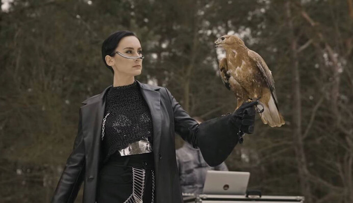 Группу Go_A раскритиковали за использование в клипе для 