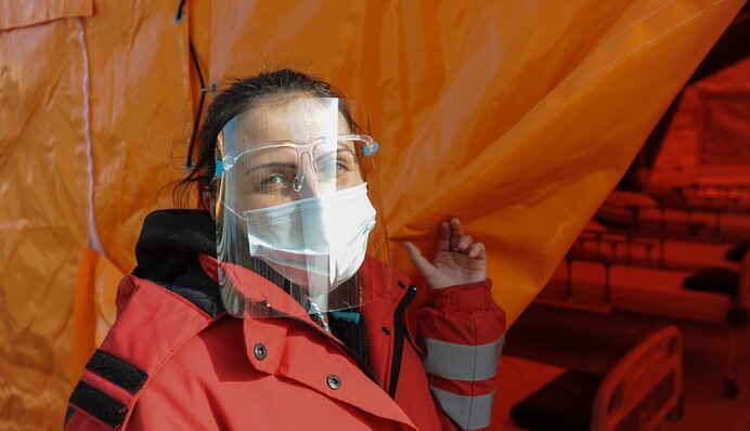 Ковидное цунами: выдержит ли Украина третью волну коронавируса