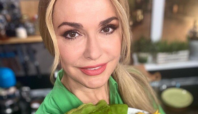 Ольга Сумская поделилась рецептом разноцветных блинов - как приготовить яркое угощение к Масленице