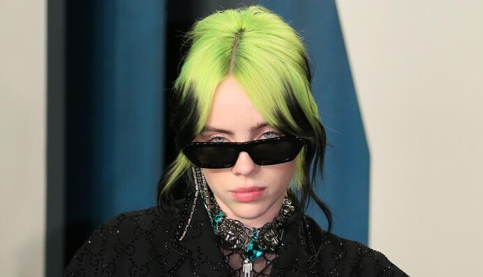 Билли Айлиш кардинально сменила образ: зеленые волосы в прошлом