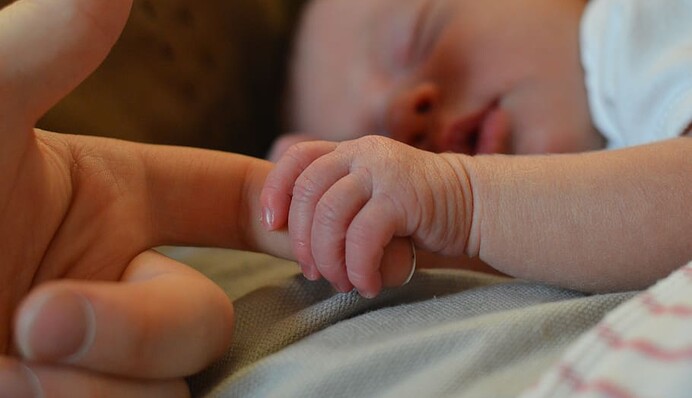 Американка стала однією з найстарших мам у світі - вона зважилася народити після трагедії в родині