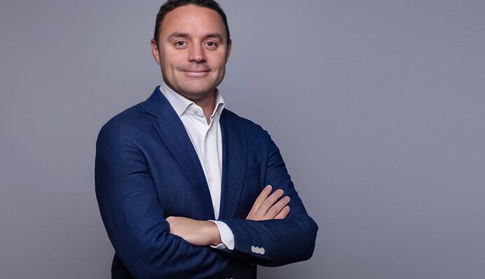 Украина стала жертвой жалких ошибок Евросоюза - французский исследователь