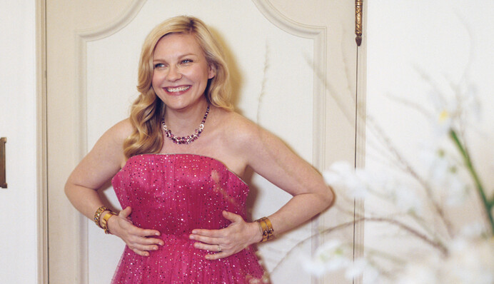 Актриса Кирстен Данст объявила о беременности и показала нежные фото с животом