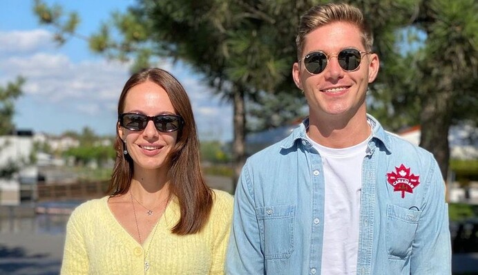 Дружина Остапчука пояснила, чому не поїхала з чоловіком на похорон бабусі: Це сімейна подія. Їхньої сім'ї