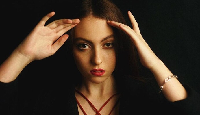 Хейтеры осадили дочь Оли Поляковой за дерзкое фото в Instagram