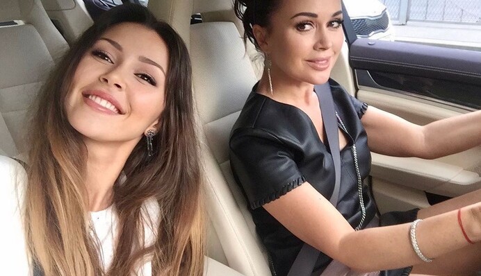 Дочь Заворотнюк в день рождения мамы обратилась к подписчикам: Давайте помолимся и пожелаем здоровья