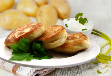 Готовим дома картопляники с мясной начинкой: подробный рецепт из украинской кухни