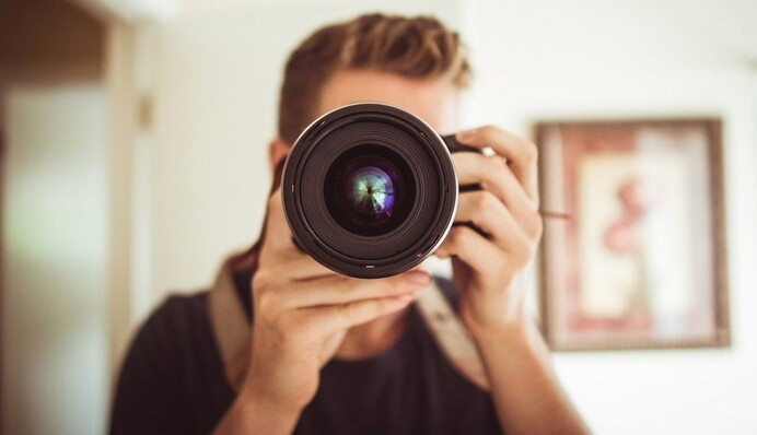 Фотограф устроил в Дубае обнаженную фотосессию, и полиция задержала 40 человек - в их числе 11 украинок