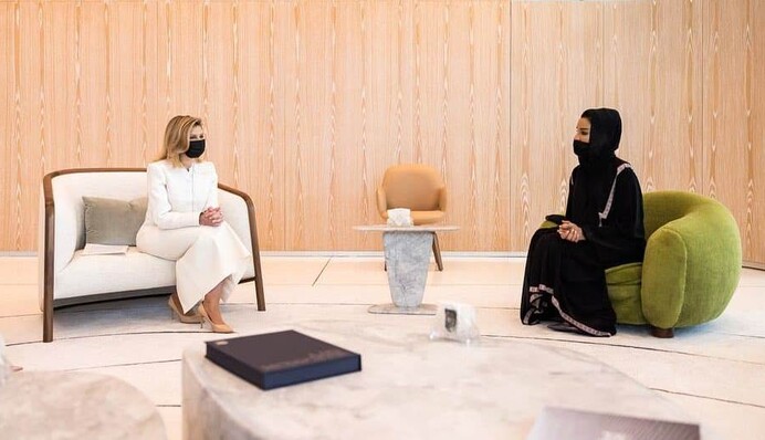 Елена Зеленская в изысканном белом образе встретилась с супругой шейха Катара: фото