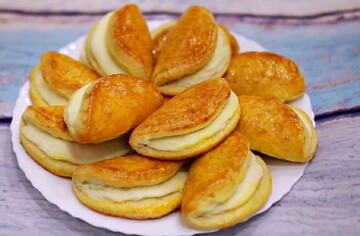 Как сделать дома ароматные сочники с творогом: простой рецепт к чаю