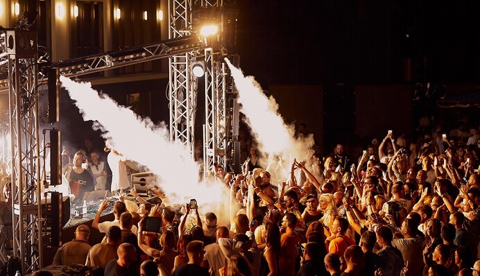 Культовые музыканты ARTBAT и HOSH откроют летний сезон в Osocor Residence