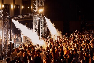 Культові музиканти ARTBAT і HOSH відкриють літній сезон в Osocor Residence