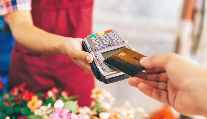 Назад в прошлое: чем грозит украинцам регулирование комиссии на пользование банковскими картами