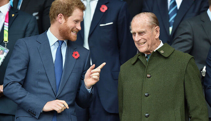 Королівський фотограф показав фото 36-річного принца Філіпа, і Гаррі виявився його точною копією