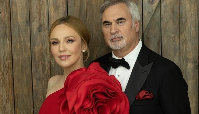 Валерий Меладзе и Альбина Джанабаева снова стали родителями - у пары родился третий общий ребенок