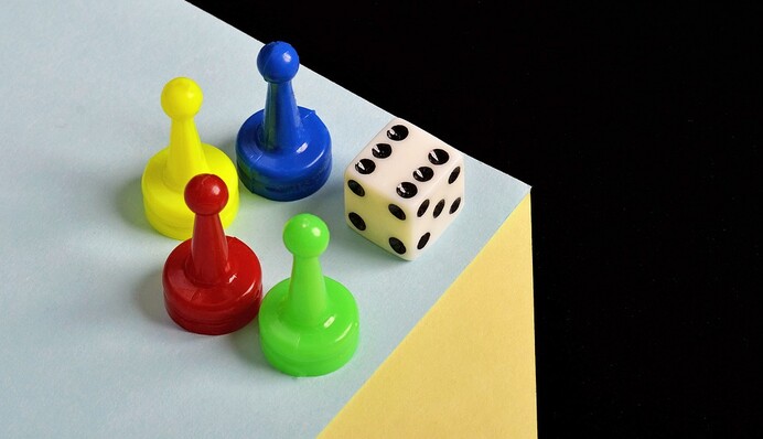 Сім'я затіяла ремонт та знайшла під підлогою дому незвичайний 