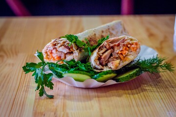 Як зробити апетитну домашню шаурму: простий рецепт і варіанти начинки