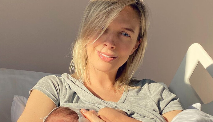 Ведущая Василиса Фролова показала фигуру через месяц после родов - фанаты в восторге