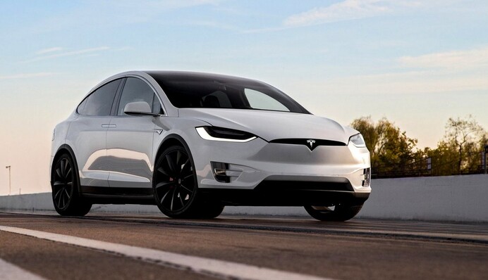 Виявляється, Tesla можна попросити 