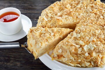 Простой рецепт Наполеона: как приготовить дома кремовый торт