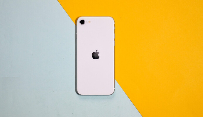 Мужчина заказал доставку яблок, но вместо фруктов получил новенький айфон