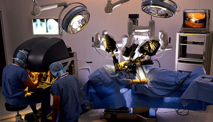Медичний робот Da Vinci: ЗМІ дослідили, що не так з його розмитненням і сертифікацією в Україні