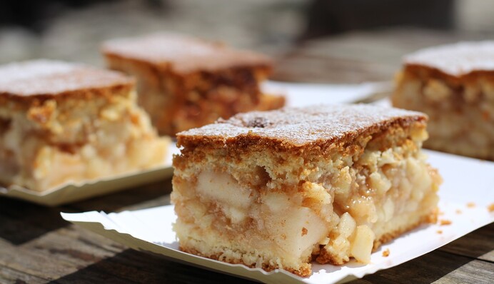 Как приготовить классическую шарлотку с яблоком в мультиварке: подробный рецепт