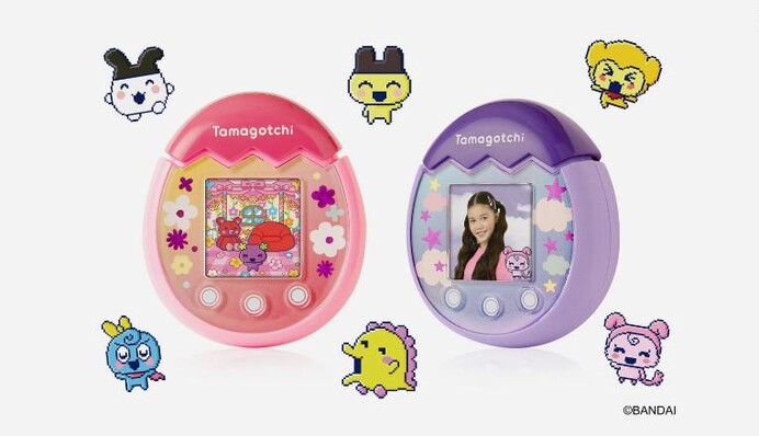 Производитель Тамагочи обновил популярную игрушку 90-х: как изменился виртуальный питомец