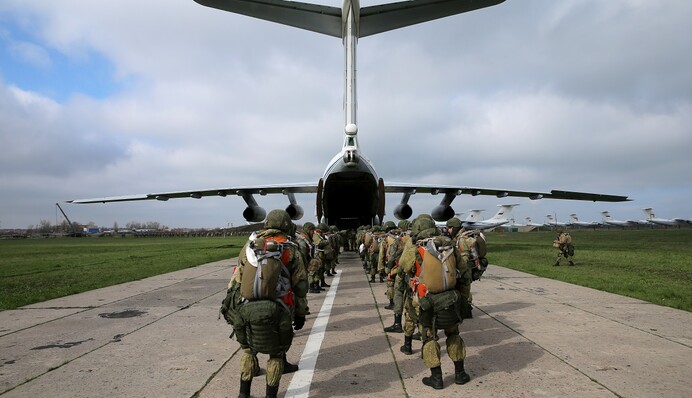 Великий кормчий Росії: чого домігся Путін, зігнавши війська до України