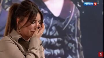 Ані Лорак розплакалась на російському каналі, розповідаючи про смерть брата