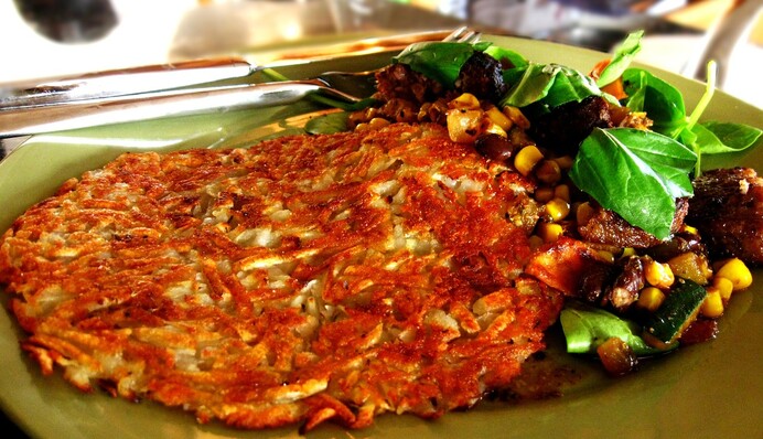 Как сделать хрустящие деруны с сыром и чесноком: подробный рецепт